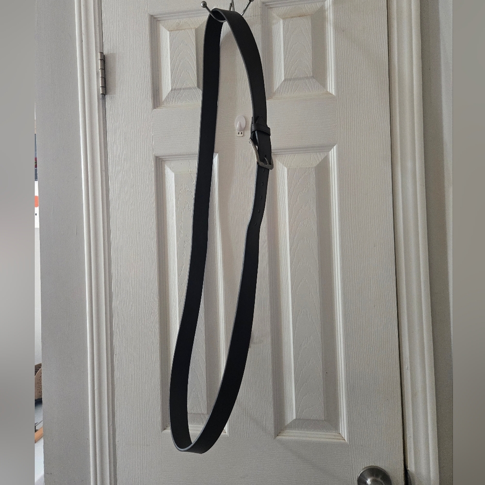 68/70 Kingsize leather black leather belt